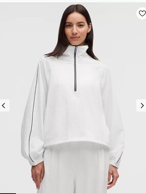 Medium Lululemon Seersucker WovenAir Funnel neck half zip, white with blue